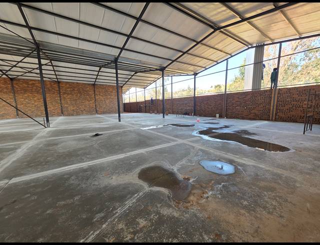 900M² WAREHOUSE TO LET IN AEROTON